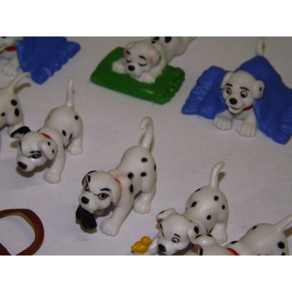 101 Dalmatians Miniature Figurine Set With Accessories 37 Pieces Lot - Picture 9 of 12